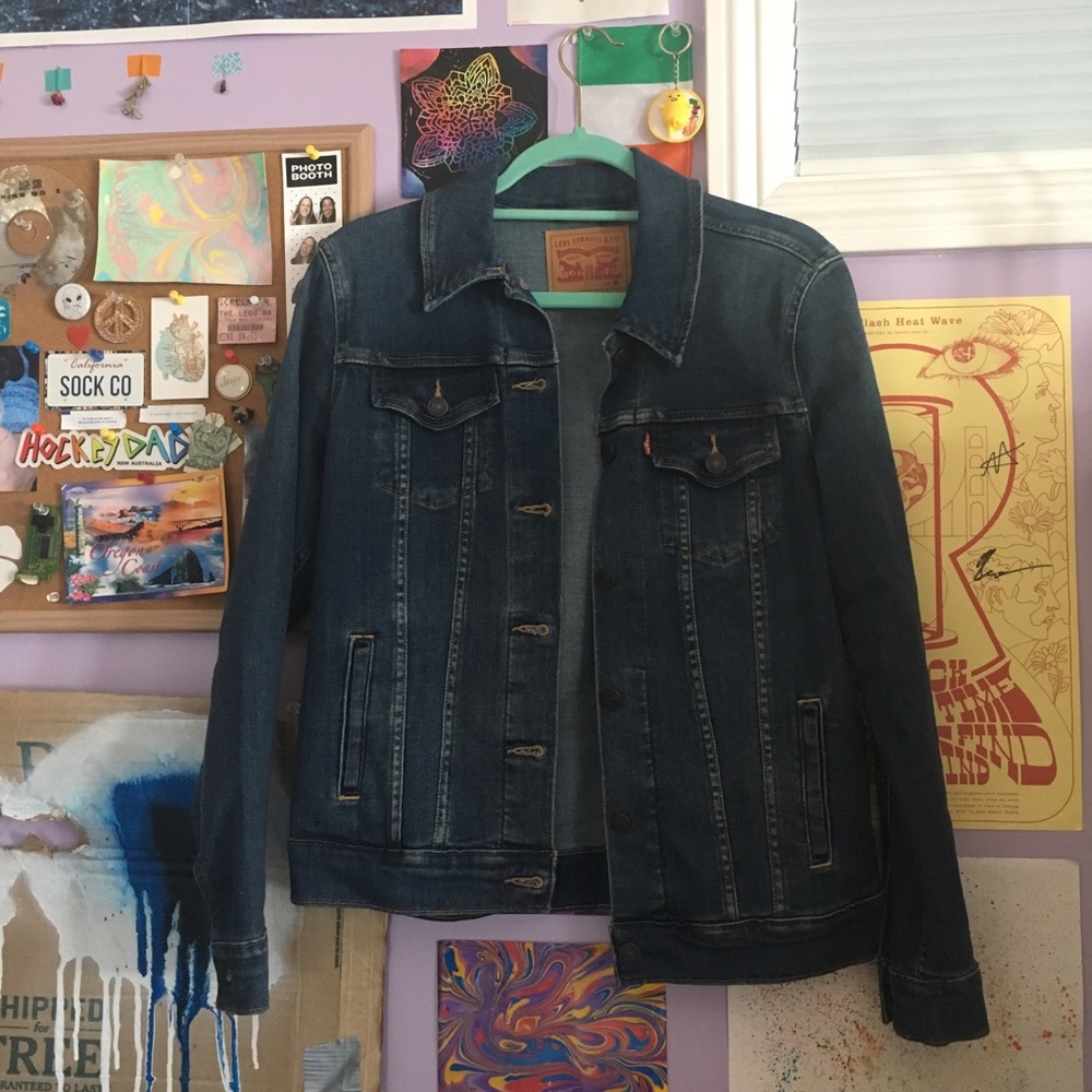 SOLD Levi’s Dark Wash Denim Jean Jacket